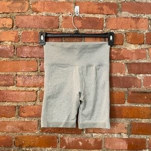 Biker shorts with ruching
